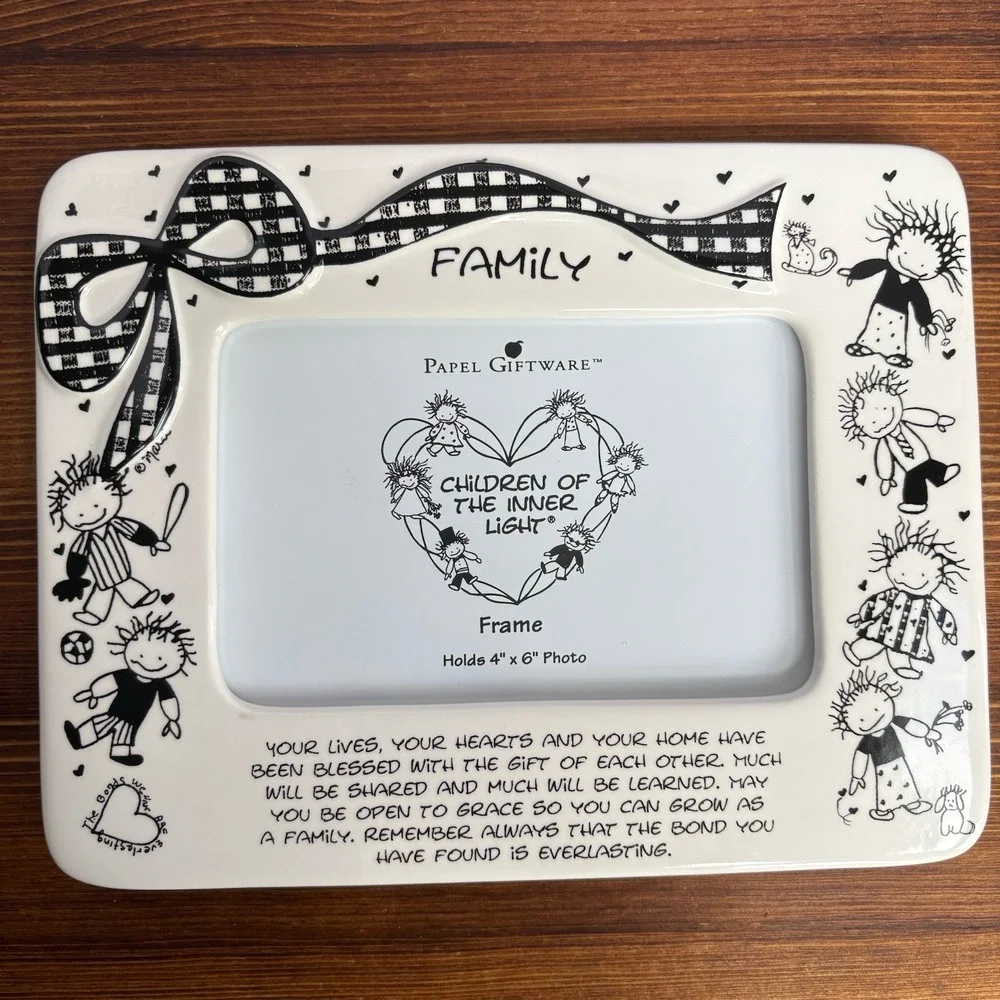 Papel Giftware Children of the Inner Light Family Picture Frame 4x6 Black White